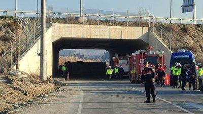 Denizli'de işçileri taşıyan midibüsü devrildi: 4 işçi hayatını kaybetti