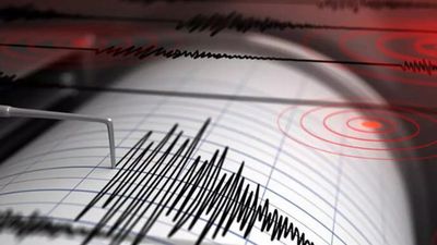 Endonezya 6,2 büyüklüğünde deprem ile sarsıldı