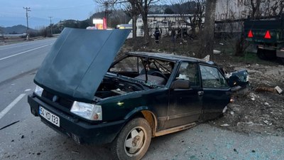 Bolu'da ikiye bölünen otomobilden yara almadan kurtuldu