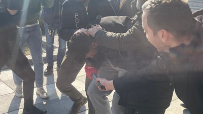 Ankara'da kız arkadaşını ve köpeğini darbetti