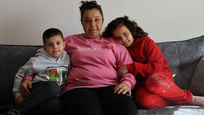 Adana'da depremzede aile yeni yuvalarında huzuru buldu