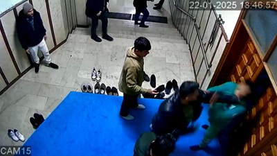 İstanbul'da dünya şampiyonu kick boksçu, cami görevlisine saldırdı