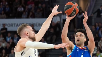 Anadolu Efes, EuroLeague'de Real Madrid'i yendi