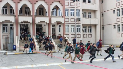 Yarın okul var mı, tatil mi? 6 Şubat 2025 hangi illerde okullar tatil?