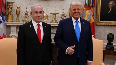 Netanyahu, Trump'a çağrı cihazı hediye etti