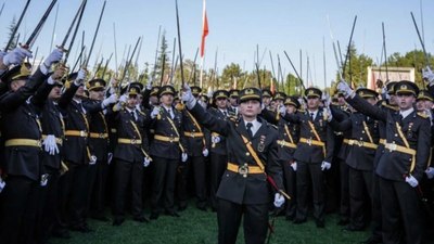 MSB: Teğmenler, TSK'nın itibarını zedelediler