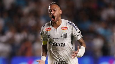 Neymar, Santos'la sahalara geri döndü