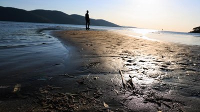 Muğla'da deniz suyu 12 metre çekildi