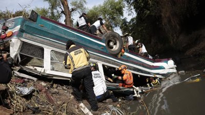 Guatemala'da yolcu otobüsü faciası: 51 ölü