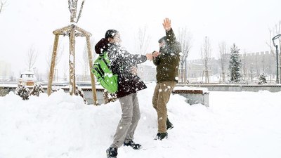 Kar yağışı nedeniyle okulların tatil edildiği iller