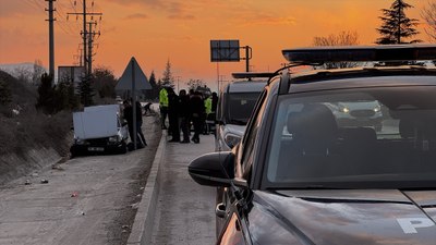 Burdur'da polisten kaçarken 4 araca çarpan sürücü yakalandı