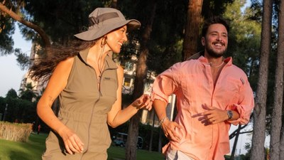 Eşi Anıl Altan'la boşanacakları iddia edilmişti! Pelin Akil'den şarkılı gönderme