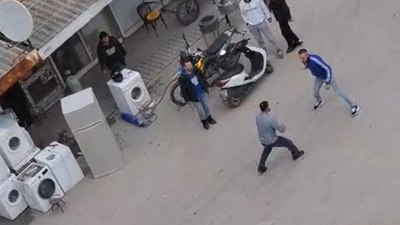 Balıkesir'de tartıştığı husumetlisini bıçakla öldürdü: Olay anı kamerada