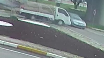 Balıkesir'de kavşakta meydana gelen kazada 3 kişi yaralandı