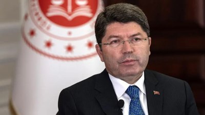 Yılmaz Tunç: Trafik tartışmalarında arabadan inmek suç olacak