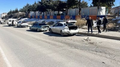 Adıyaman'da zincirleme trafik kazasında 1 kişi yaralandı