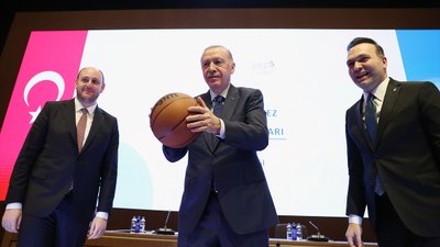 AK Parti Gençlik Kolları'ndan doğum günü sürprizi