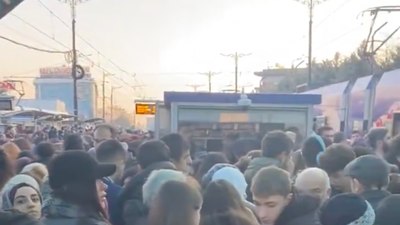 İstanbul'da tramvay seferlerindeki gecikme yoğunluğa neden oldu