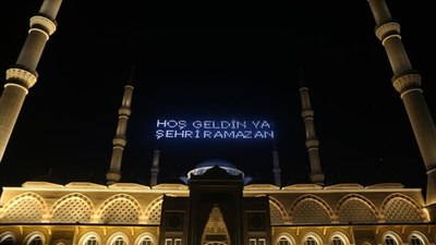 On bir ayın sultanı geldi: Ramazan ayı başlıyor