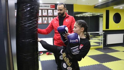 Kayseri'de babasının ısrarıyla başladığı muaythaide şampiyon oldu