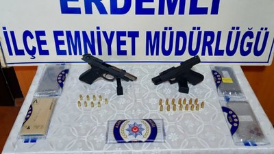 Mersin'de 500 bin TL almaya geldiler polise yakalandılar