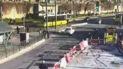 İstanbul'da otomobilin çarpmasıyla ağır yaralandı