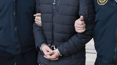 İzmir'de annesinin görüştüğü kişiyi kamayla öldürdü