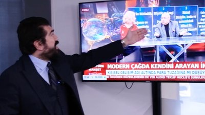 Rasim Ozan Kütahyalı: Açık hava tımarhanesinde gibiyiz