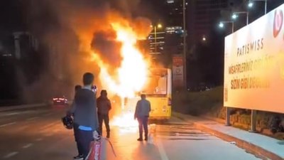 İstanbul'da İETT otobüsünde yangın