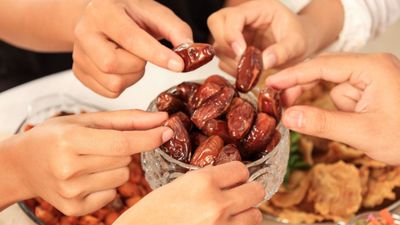 Orucu bozup hem kaza hem de kefaret gerektiren durumlar nelerdir?