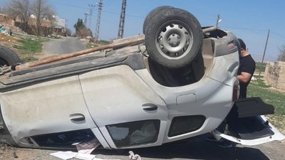 Mardin'de araç takla attı: 2 yaralı