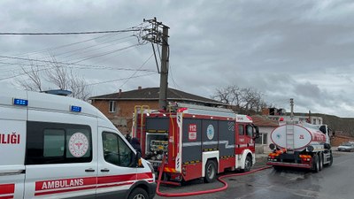 Tekirdağ'da bir evden alevler yükseldi