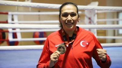 Dünya üçüncüsü olan Elif Güneri'den lobi sitemi