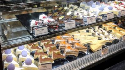 Raflardan acilen kaldırılıyor; Cheesecake içinden bakın ne çıktı