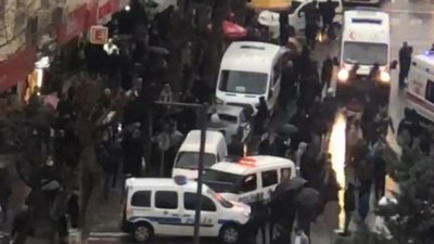 Siirt'te bıçaklı kavgada 3 kişi yaralandı