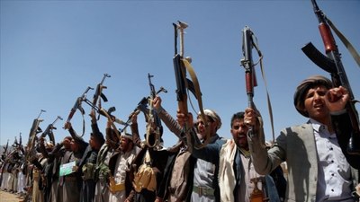 Husiler, İsrail havalimanı ile ABD uçak gemisine saldırdı