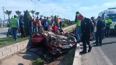 Kahramanmaraş'taki kazada iki otomobil çarpıştı