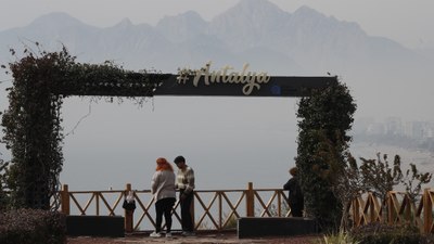 Meteoroloji'nin uyarısı sonrası Antalya'da toz taşınımı etkili oldu