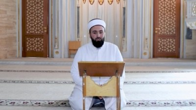 Almanya'da yetişen Türk imam, 90 kişiyi İslam'a yönlendirdi