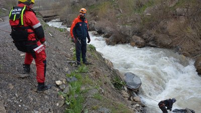 Hakkari'de kayıp kadını arama çalışmaları sürüyor