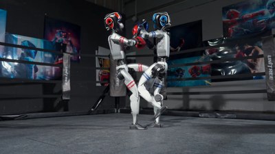 Dünyanın ilk insansı robot boks maçı önümüzdeki ay gerçekleşecek