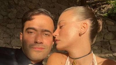 Reklam aşkı deniliyordu! Serenay Sarıkaya ile Mert Demir öpüşürken yakalandı