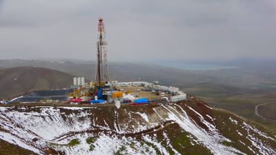 Van'da petrol aranıyor: 200 tonluk dev sondaj kulesi kuruldu