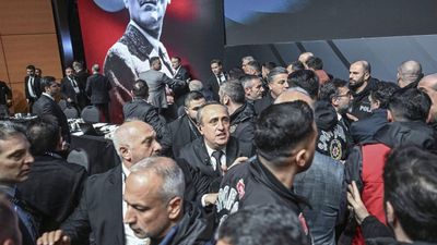 Beşiktaş'ta ihraç krizi: Hasan Arat ve Tevfik Yamantürk karşılıklı ihraç istiyor