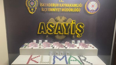 Hatay'da kumar oynarken yakalandı: Polise kimlik sordu