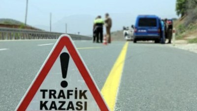 Afyonkarahisar'da ticari araç ile otomobil çarpıştı: 5 yaralı