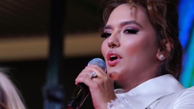 Demet Akalın'dan sigara içen seyirciye sert tepki