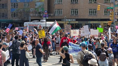 New York’ta binlerce kişi Başkan Trump’ı protesto etti