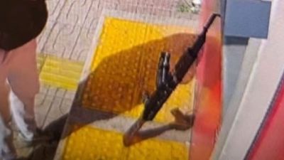 İstanbul'da uzun namlulu silahla ATM'den para çekti