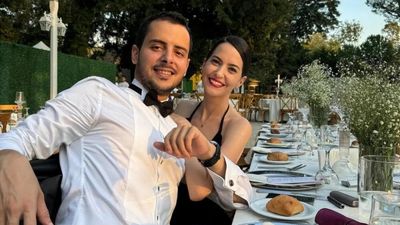 Oyuncu Ezgi Şenler çocukluk aşkıyla nişanlandı